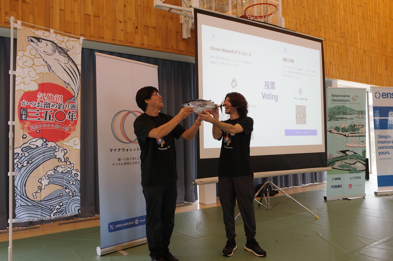 Award presentation with Citizen Wallet voting demo